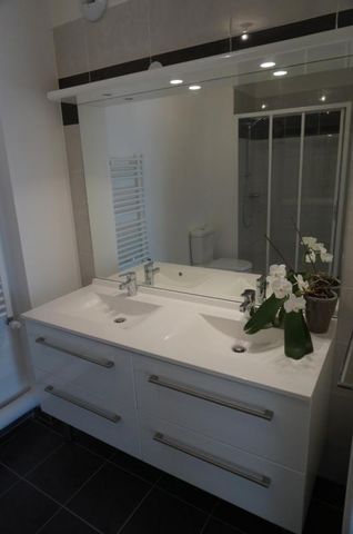 Location Appartement 2 pièces 45m² SURESNES 92150 - Photo 3