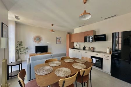 SUPERBE T3 MEUBLÉ REFAIT À NEUF – QUARTIER DU PORT À NICE - Photo 3