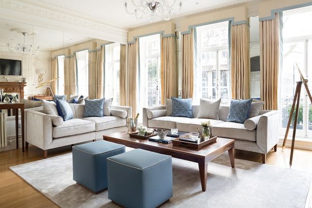 A stunning Mayfair town house of approximately 3,894 square feet situated on a prime Mayfair street. - Photo 1