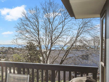 Stunning 4 bedroom flat in the Castor Bay - Photo 2