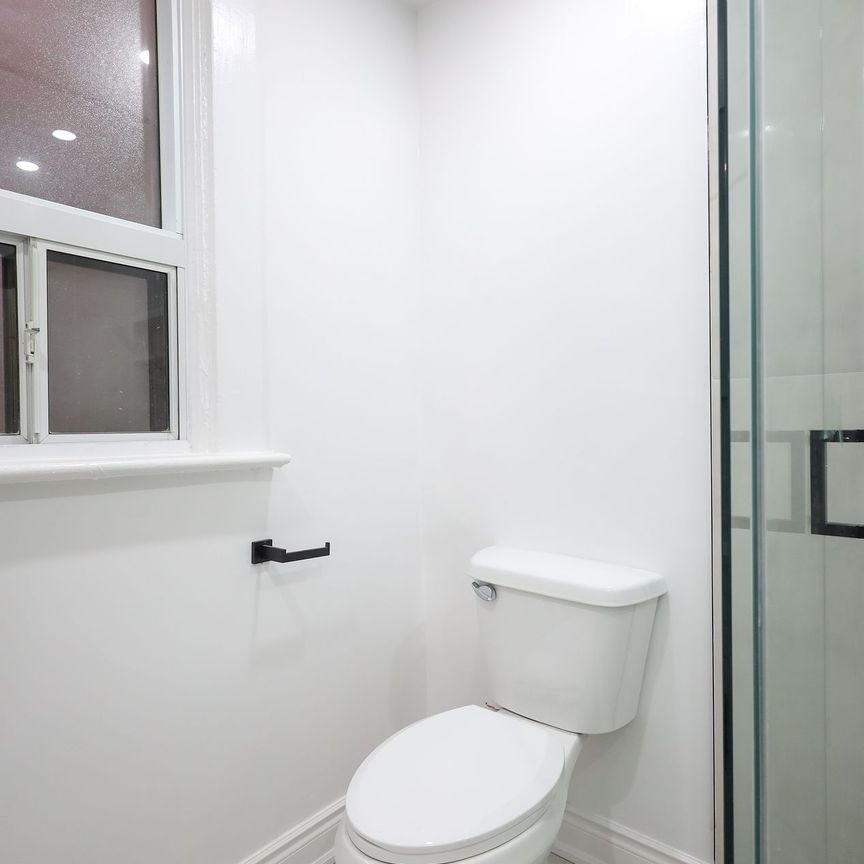 For Lease - 605 College Street Unit# 3, Toronto, Ontario - Photo 1