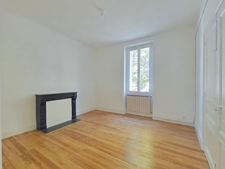 Location Appartement 4 pièces 90m² ROMANS SUR ISERE 26100 - Photo 4