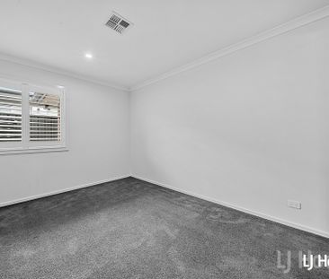 Stylish & Spacious Four Bedroom Family Home - Photo 1