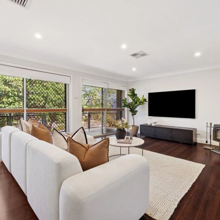 Superb Family Home with Alfresco Entertaining - Photo 2