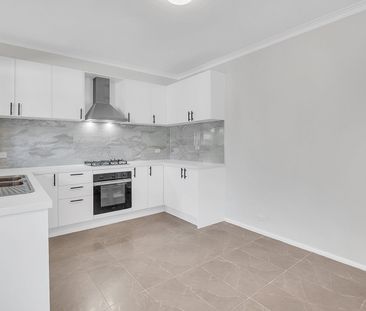 12 Green Avenue, Kingsbury VIC 3083 - Photo 5