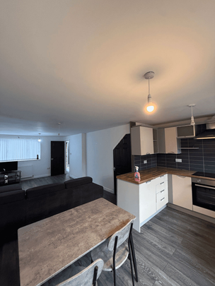 Dean Court, Leeds, LS8 - Photo 1