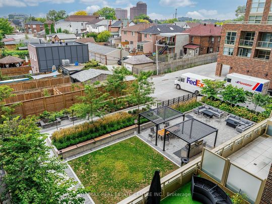 For Lease - 1787 St Clair Avenue Unit# 429, Toronto, Ontario - Photo 1