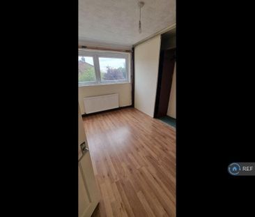 3 bedroom flat to rent - Photo 6