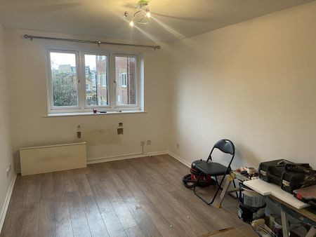 1 bedroom flat to rent - Photo 4