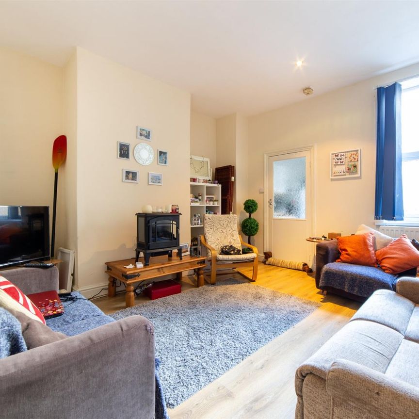 2 bed flat to rent in Mowbray Street, Newcastle Upon Tyne, NE6 - Photo 2