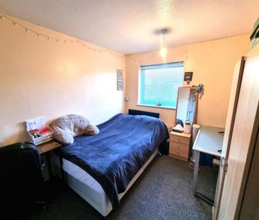 4 bedroom terraced house to rent - Photo 6