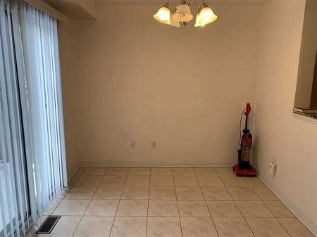 For Lease - 27 Moresby Street, Richmond Hill, Ontario - Photo 2