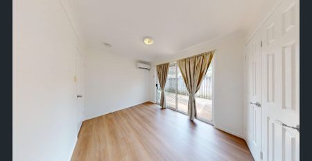 Beautifully Updated Home in the Highly Sought-After Sunnybank Hills State School Catchment! - Photo 5
