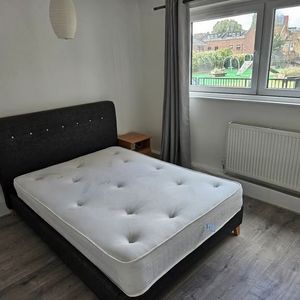 Room in a Shared Flat, Greyhound Road, W6 - Photo 2