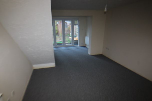 Beaulieu Close, Hounslow - Photo 1