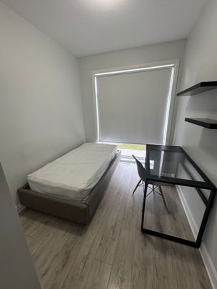 105 Amaya, Ottawa, ON K2A 3X7 - Photo 1