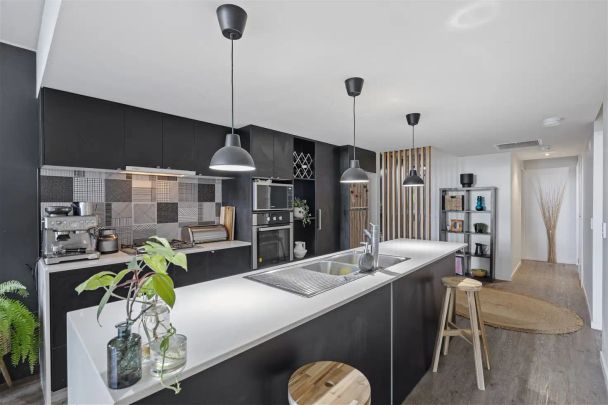 “Large 2 bedroom furnished apartment” - Photo 1