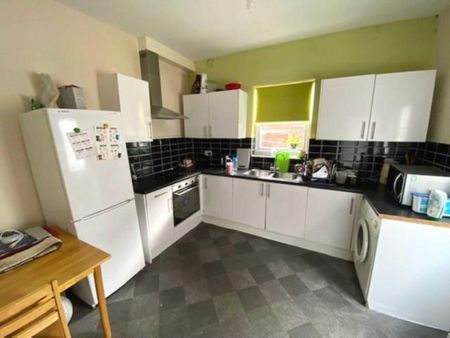 Room in a Shared House, Lower Seedley Road, M6 - Photo 4