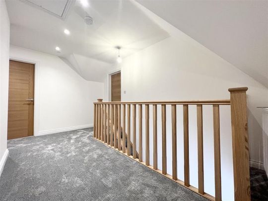 4 bedroom detached house to rent - Photo 1