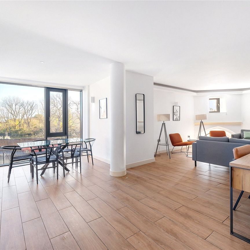 St Georges Apartments, 368 High Street, Brentford, TW8 flat to rent - Photo 1