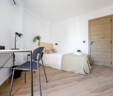 Carrer de lArquitecte Arnau, Valencia, Valencian Community 46020 - Photo 4