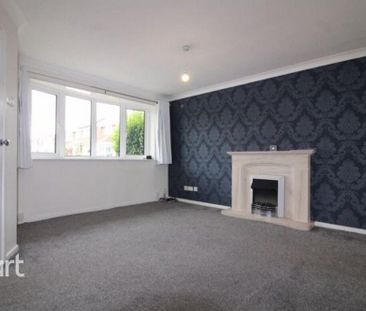 3 bedroom semi-detached house to rent - Photo 3