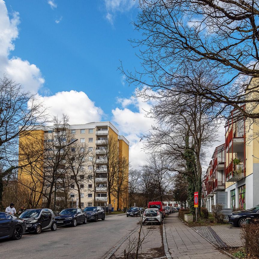 Sehr schöne möblierte Wohnung in Moosach - Foto 1