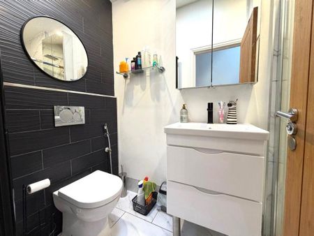 1 bedroom in a house share to rent - Photo 3