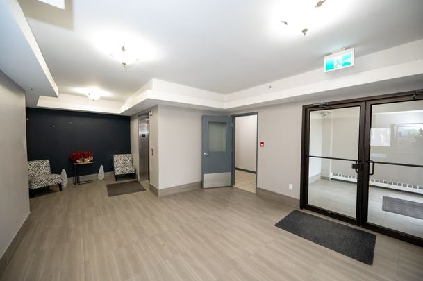 Barrington Terrace - Photo 1