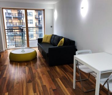 2 bedroom Flat To Let - Photo 1