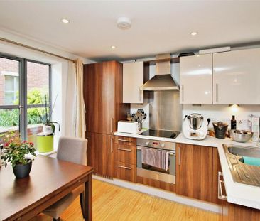2 bedroom flat to rent - Photo 3