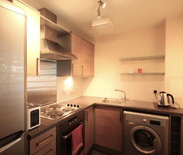 2 bed flat for rent in West Pilton - Photo 1