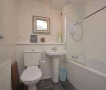 2 bedroom flat to rent - Photo 5