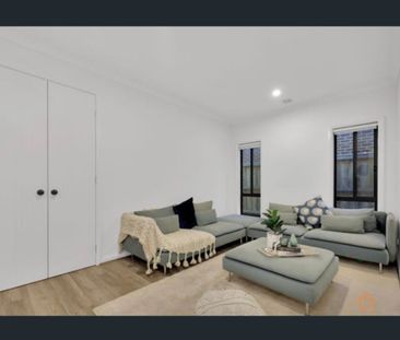 Modern Family Home in Mickleham with 4 Bedrooms - Photo 2