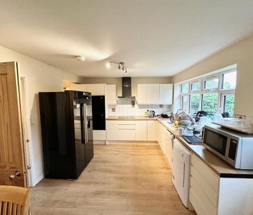 House share to rent - Photo 3