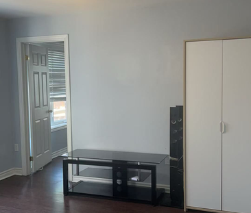 For Lease - 323 Danforth Avenue Unit# Apt. 2, Toronto, Ontario - Photo 5