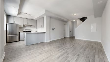 For Lease - 349 Wheat Boom Drive Unit# 310, Oakville, Ontario - Photo 3