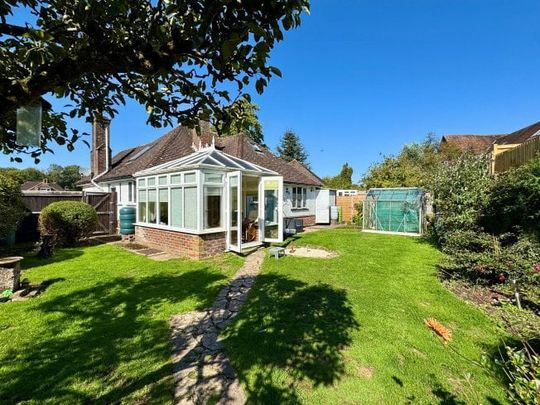 Tudor Close, Findon, BN14 - Photo 1