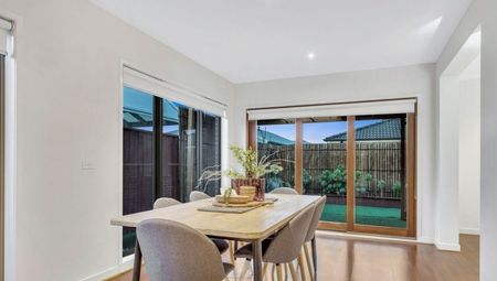Spacious Family Living in the Heart of Quarters Estate - Photo 5
