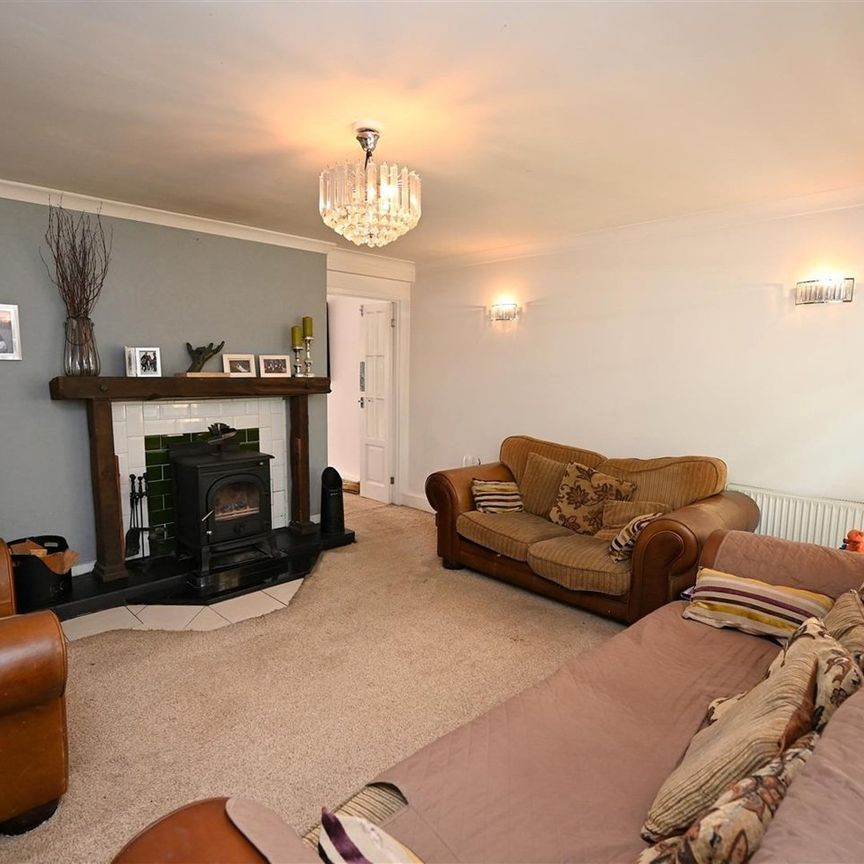4 Bed Detached House, Christchurch Close, B15 - Photo 1