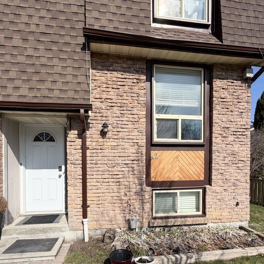 For Lease - 1400 Mary Street Unit# 42, Oshawa, Ontario - Photo 1