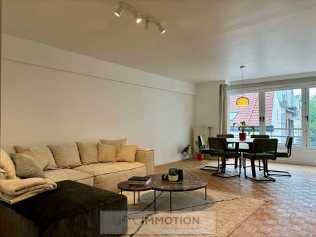 Comfortabel appartement met 2 slaapkamers en staanplaats in centrum Kortrijk - Photo 2