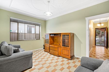 31 Shaw Avenue, Earlwood NSW 2206 - House For Rent | Domain - Photo 3