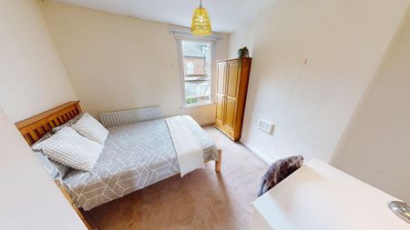 3 bedroom terraced house to rent - Photo 4