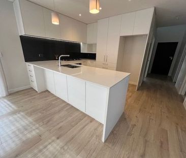 Spacious, Sun-Soaked Family Home in Prime Location! - Photo 4