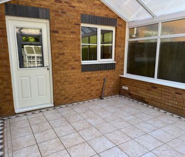 St. Helens Close Dothill, Telford - Photo 2