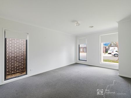 4 Bedroom Beauty - Photo 2