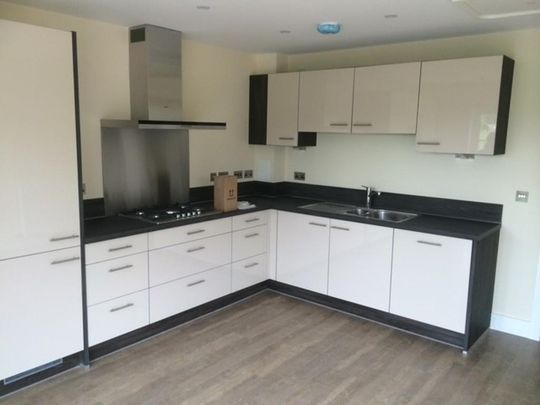 3 bedroom semi-detached house to rent - Photo 1