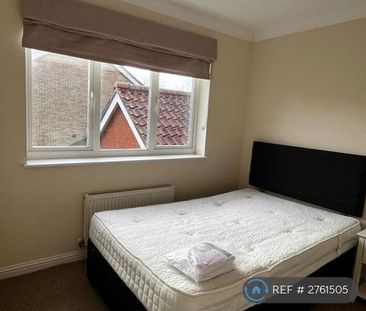 1 bedroom in a house share to rent - Photo 3