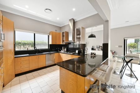 Stunning 4 Bedroom Home in Ideal Location - Photo 5